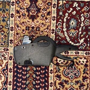 Garvey G2212 #1704 Black sticker Label Gun